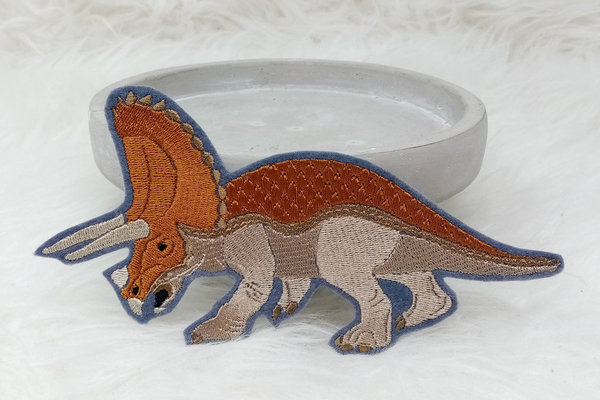Aufnäher Triceratops - verschiedene Größen, Designs & Filzfarben